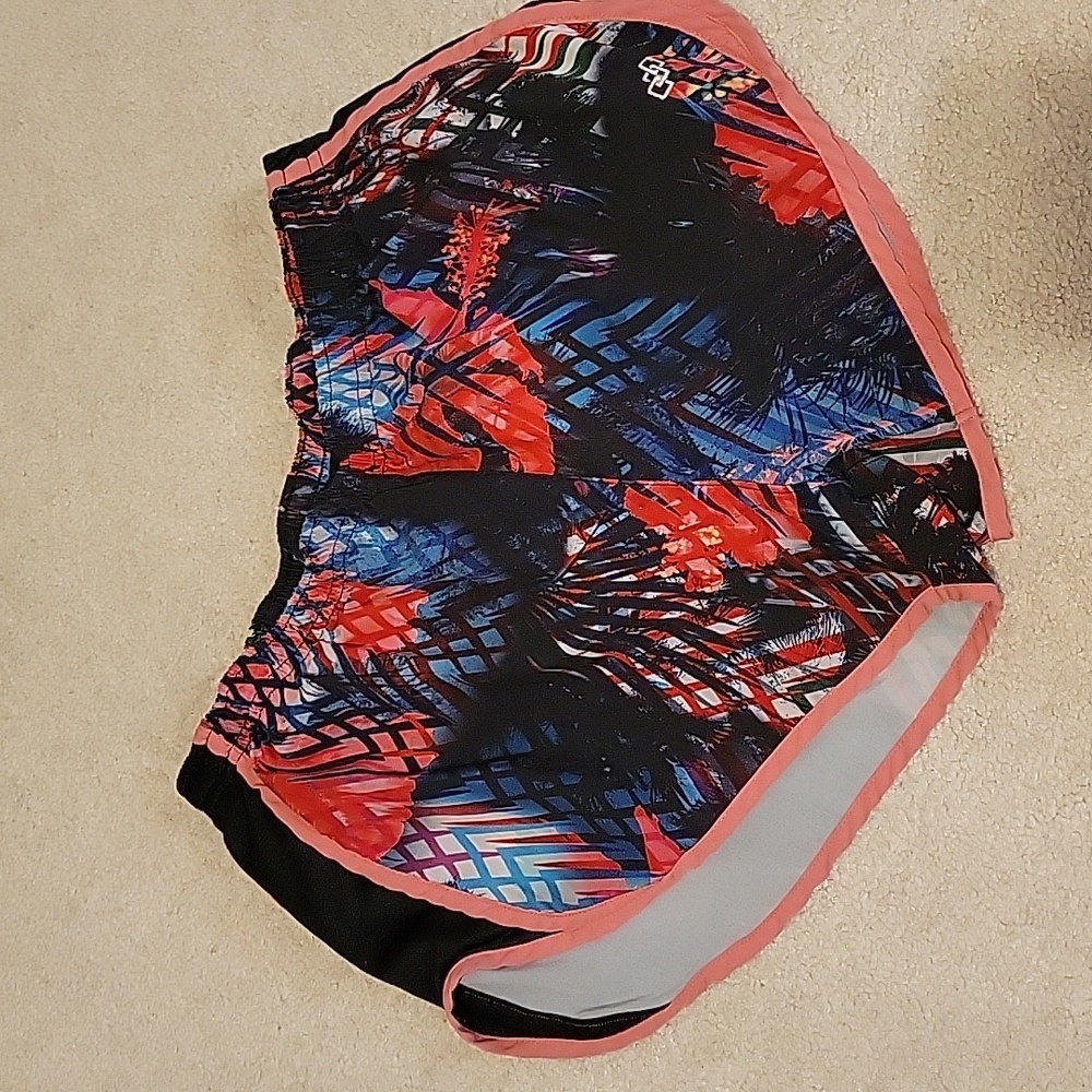 Womens medium lined athletic shorts
